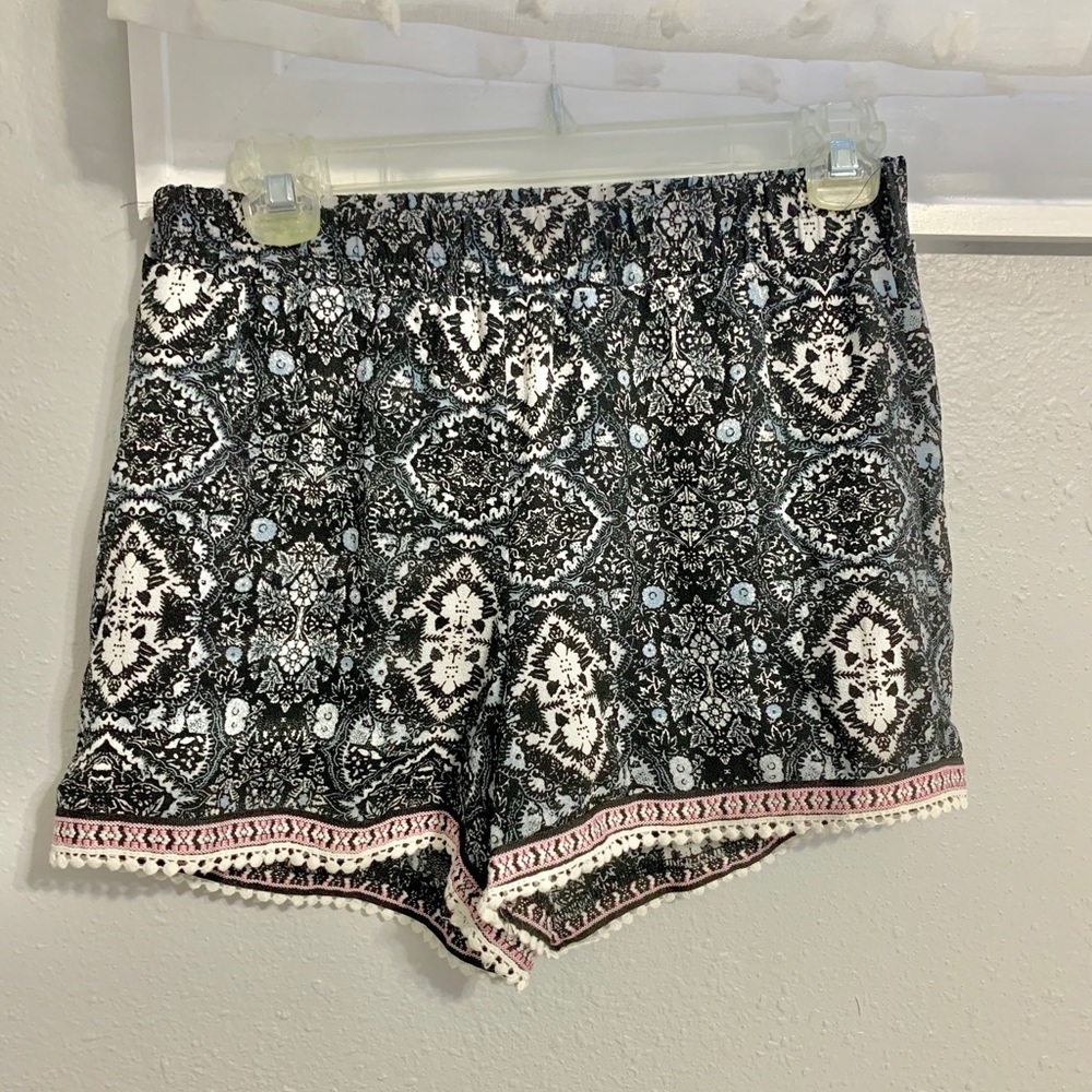 Francesca’s Patterned Shorts With Lace Trim